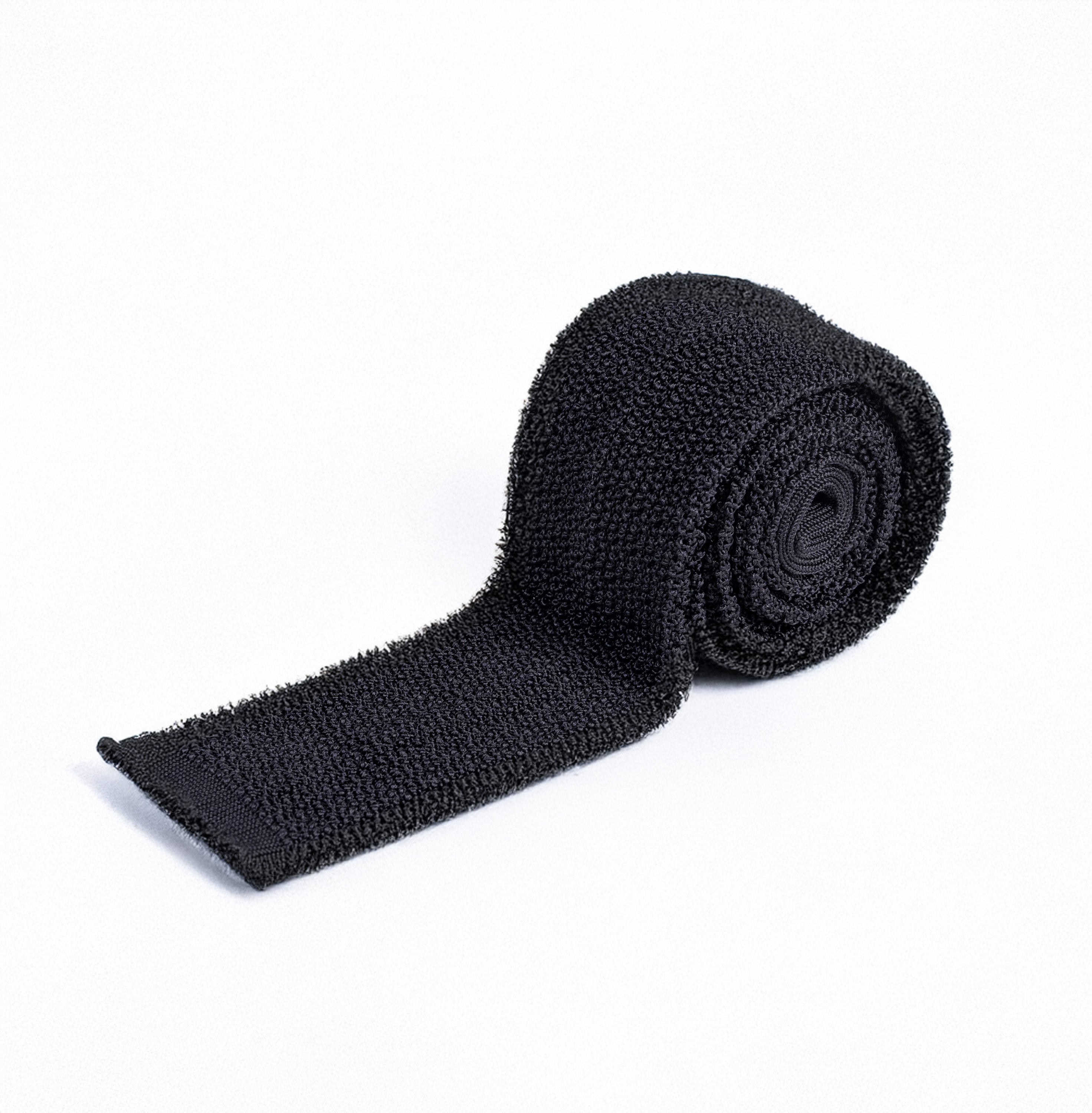 BLACK KNITTED NECKTIE